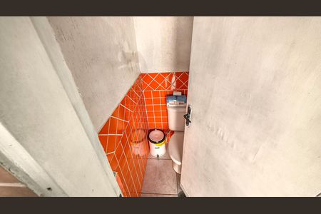 Casa à venda com 250m², 6 quartos e 1 vaga Casa à venda com 250m², 6 quartos e 1 vagaLavabo