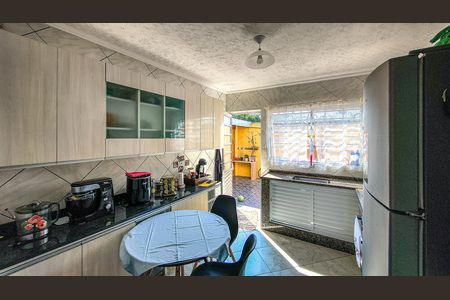 Casa à venda com 250m², 6 quartos e 1 vaga Casa à venda com 250m², 6 quartos e 1 vagaCozinha 2