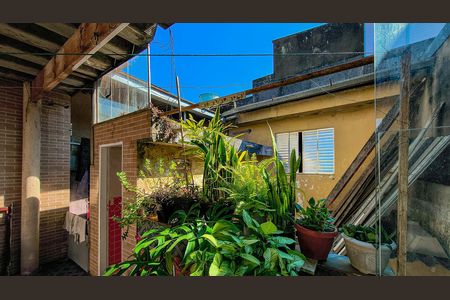 Casa à venda com 250m², 6 quartos e 1 vaga Casa à venda com 250m², 6 quartos e 1 vagaQuintal