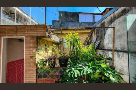 Casa à venda com 250m², 6 quartos e 1 vaga Casa à venda com 250m², 6 quartos e 1 vagaQuintal