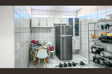 Casa à venda com 250m², 6 quartos e 1 vaga Casa à venda com 250m², 6 quartos e 1 vagaCozinha 1