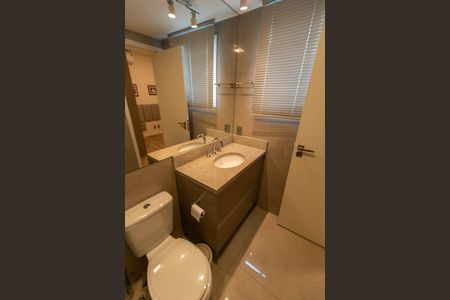 Apartamento para alugar com 108m², 2 quartos e 2 vagas Apartamento para alugar com 108m², 2 quartos e 2 vagasBANHEIRO DA SUITE 1