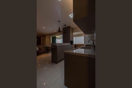 Apartamento para alugar com 108m², 2 quartos e 2 vagas Apartamento para alugar com 108m², 2 quartos e 2 vagasCOZINHA