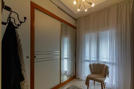 Casa à venda com 273m², 3 quartos e 4 vagas Casa à venda com 273m², 3 quartos e 4 vagasCloset