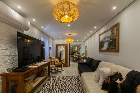 Casa à venda com 273m², 3 quartos e 4 vagas Casa à venda com 273m², 3 quartos e 4 vagasSala