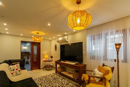 Casa à venda com 273m², 3 quartos e 4 vagas Casa à venda com 273m², 3 quartos e 4 vagasSala