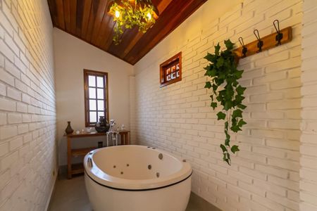 Casa à venda com 273m², 3 quartos e 4 vagas Casa à venda com 273m², 3 quartos e 4 vagasSpa