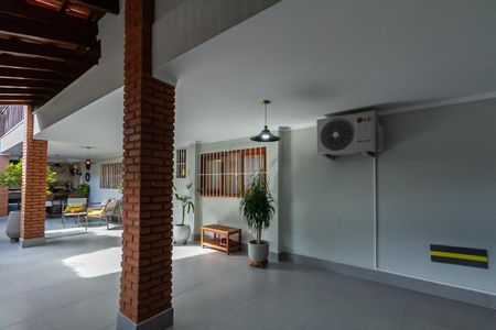 Casa à venda com 273m², 3 quartos e 4 vagas Casa à venda com 273m², 3 quartos e 4 vagasGaragem