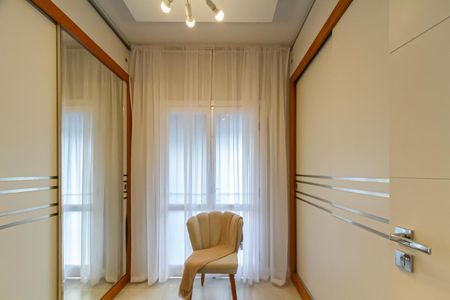 Casa à venda com 273m², 3 quartos e 4 vagas Casa à venda com 273m², 3 quartos e 4 vagasCloset