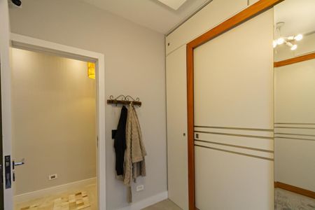 Casa à venda com 273m², 3 quartos e 4 vagas Casa à venda com 273m², 3 quartos e 4 vagasCloset