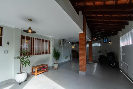 Casa à venda com 273m², 3 quartos e 4 vagas Casa à venda com 273m², 3 quartos e 4 vagasGaragem