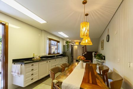 Casa à venda com 273m², 3 quartos e 4 vagas Casa à venda com 273m², 3 quartos e 4 vagasCozinha