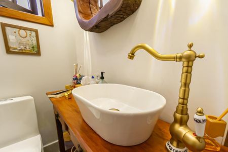 Casa à venda com 273m², 3 quartos e 4 vagas Casa à venda com 273m², 3 quartos e 4 vagasLavabo