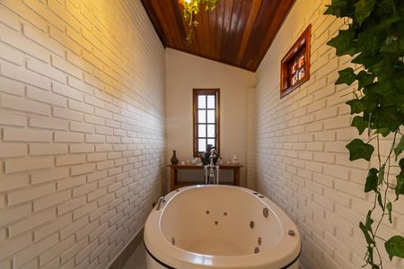 Casa à venda com 273m², 3 quartos e 4 vagas Casa à venda com 273m², 3 quartos e 4 vagasSpa