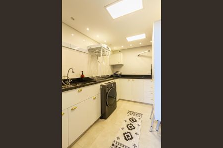 Casa à venda com 273m², 3 quartos e 4 vagas Casa à venda com 273m², 3 quartos e 4 vagasÁrea de Serviço