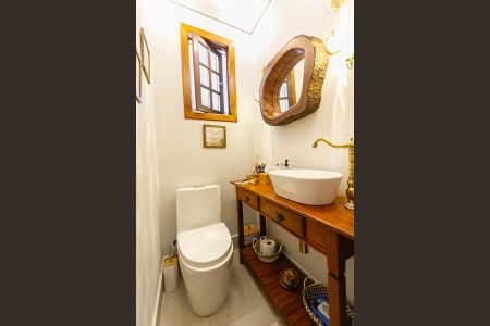 Casa à venda com 273m², 3 quartos e 4 vagas Casa à venda com 273m², 3 quartos e 4 vagasLavabo