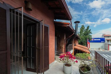 Casa à venda com 273m², 3 quartos e 4 vagas Casa à venda com 273m², 3 quartos e 4 vagasVaranda da Suíte 1