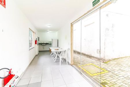 Apartamento para alugar com 44m², 2 quartos e sem vagaÁrea comum - Salão de festas