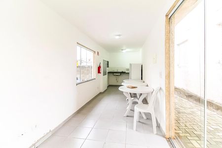 Apartamento para alugar com 44m², 2 quartos e sem vagaÁrea comum - Salão de festas