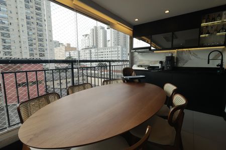 Apartamento à venda com 70m², 2 quartos e 1 vagaVaranda