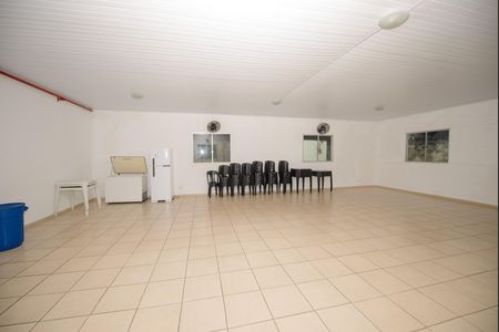Apartamento para alugar com 55m², 2 quartos e 1 vaga Apartamento para alugar com 55m², 2 quartos e 1 vagaÁrea comum - Salão de festas