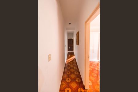 Casa à venda com 248m², 3 quartos e 1 vaga Casa à venda com 248m², 3 quartos e 1 vagaCorredor- Casa 2