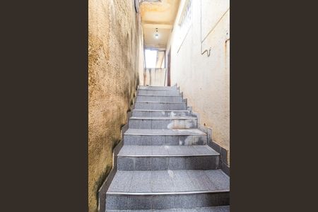 Casa à venda com 248m², 3 quartos e 1 vaga Casa à venda com 248m², 3 quartos e 1 vagaEscada - Externa
