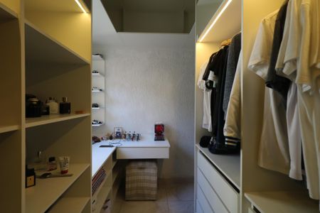 Closet de casa à venda com 3 quartos, 280m² em Parque Doroteia, Diadema