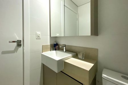 Apartamento para alugar com 70m², 2 quartos e 2 vagas Apartamento para alugar com 70m², 2 quartos e 2 vagasBanheiro da Suíte 2