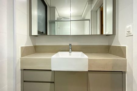 Apartamento para alugar com 70m², 2 quartos e 2 vagas Apartamento para alugar com 70m², 2 quartos e 2 vagasBanheiro da Suíte 1