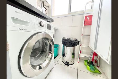 Apartamento à venda com 52m², 2 quartos e 1 vaga Apartamento à venda com 52m², 2 quartos e 1 vagaÁrea de Serviço