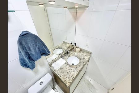 Apartamento à venda com 52m², 2 quartos e 1 vaga Apartamento à venda com 52m², 2 quartos e 1 vagaBanheiro