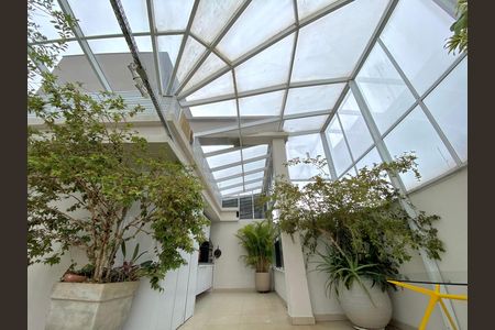 Apartamento à venda com 93m², 2 quartos e 1 vaga Apartamento à venda com 93m², 2 quartos e 1 vagaCobertura