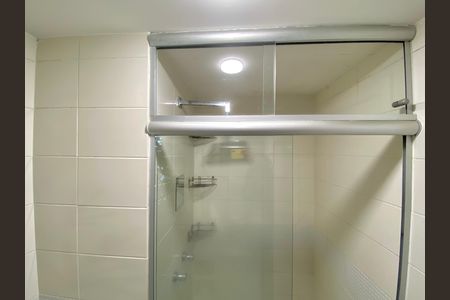 Apartamento à venda com 93m², 2 quartos e 1 vaga Apartamento à venda com 93m², 2 quartos e 1 vagaBanheiro