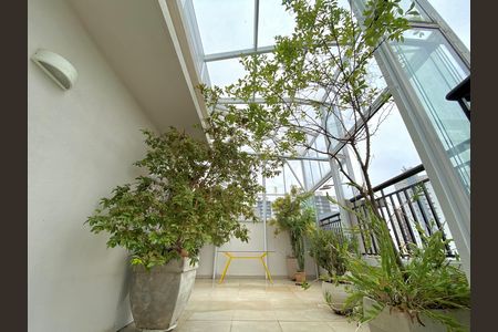 Apartamento à venda com 93m², 2 quartos e 1 vaga Apartamento à venda com 93m², 2 quartos e 1 vagaCobertura