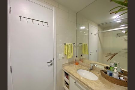 Apartamento à venda com 93m², 2 quartos e 1 vaga Apartamento à venda com 93m², 2 quartos e 1 vagaBanheiro