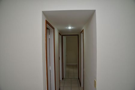 Corredor de apartamento para alugar com 3 quartos, 75m² em Barra da Tijuca, Rio de Janeiro