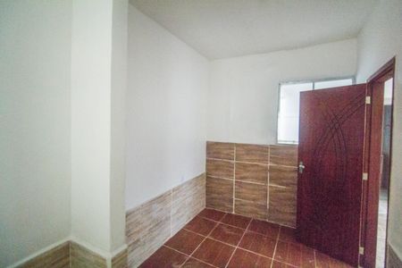 Quarto 2 de casa à venda com 2 quartos, 55m² em Realengo, Rio de Janeiro