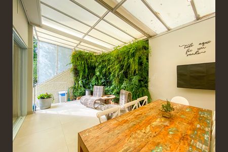 Casa de condomínio à venda com 241m², 3 quartos e 3 vagasQuintal Gourmet