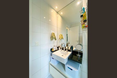 Casa de condomínio à venda com 241m², 3 quartos e 3 vagasBanheiro da Suíte 1
