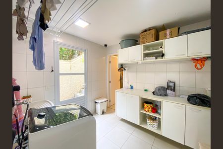 Casa de condomínio à venda com 241m², 3 quartos e 3 vagasÁrea de Serviço
