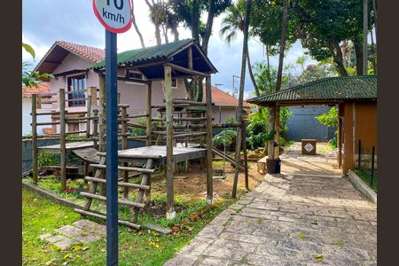Casa de condomínio à venda com 241m², 3 quartos e 3 vagasÁrea comum - Playground