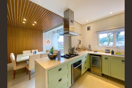 Cozinha de casa de condomínio à venda com 3 quartos, 241m² em Tremembé, São Paulo