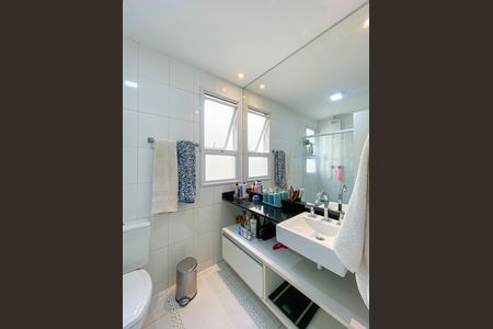 Casa de condomínio à venda com 241m², 3 quartos e 3 vagasBanheiro da Suíte 3