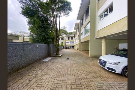 Casa de condomínio à venda com 241m², 3 quartos e 3 vagasÁrea comum