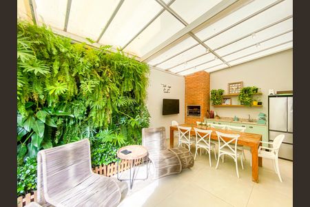 Casa de condomínio à venda com 241m², 3 quartos e 3 vagasQuintal Gourmet