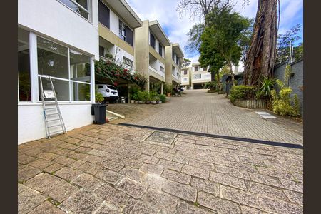 Casa de condomínio à venda com 241m², 3 quartos e 3 vagasÁrea comum