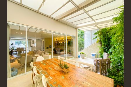 Casa de condomínio à venda com 241m², 3 quartos e 3 vagasQuintal Gourmet