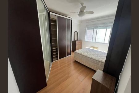 Quarto 1 de apartamento para alugar com 2 quartos, 60m² em Azenha, Porto Alegre