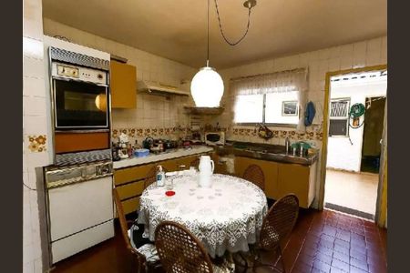Casa à venda com 5 quartos, 240m² em Retiro Morumbi, São Paulo
